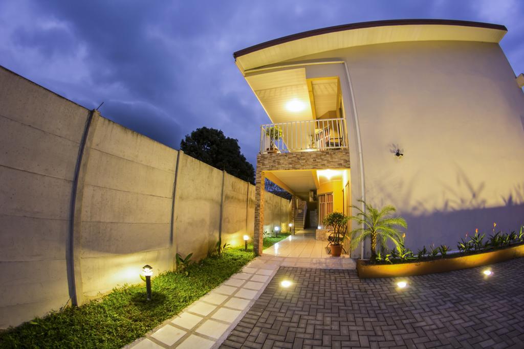 Apartamentos Valle Del Volcan La Fortuna Ngoại thất bức ảnh