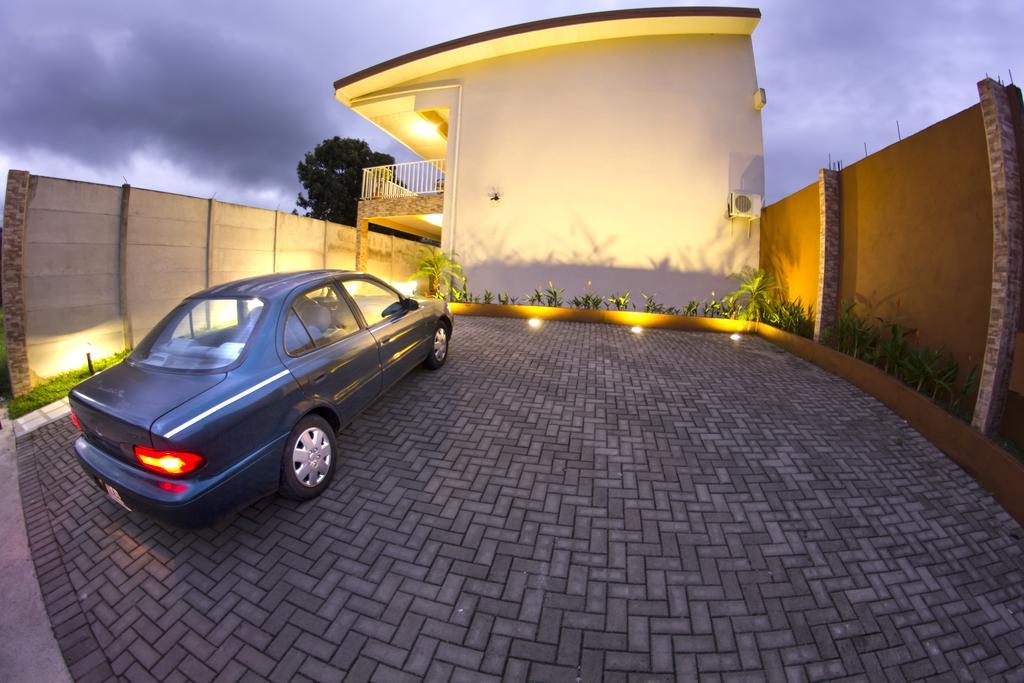 Apartamentos Valle Del Volcan La Fortuna Ngoại thất bức ảnh