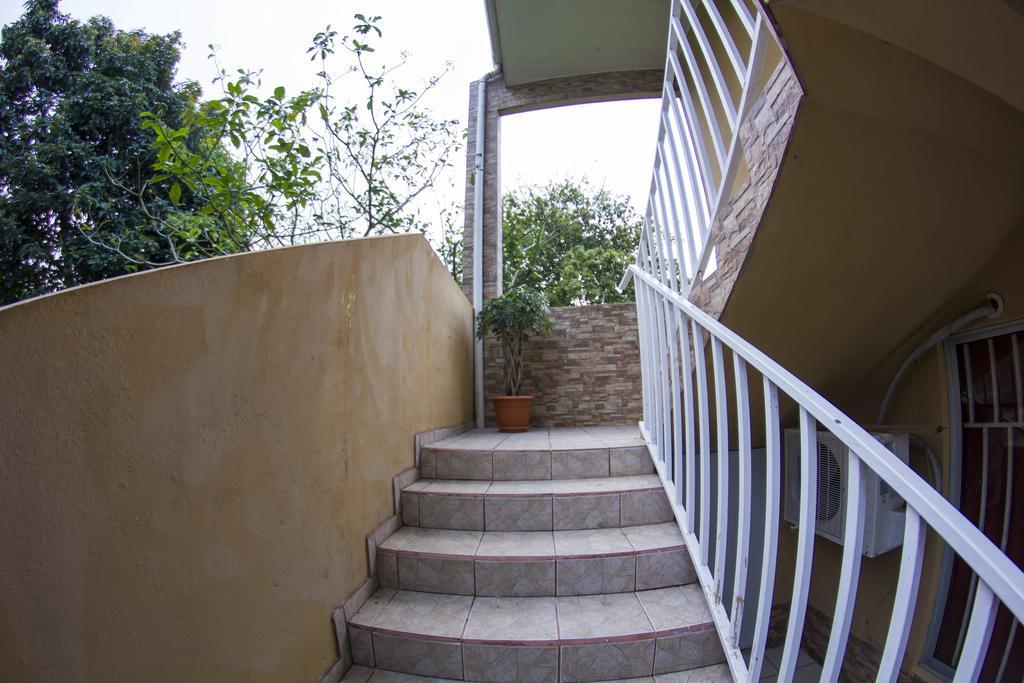 Apartamentos Valle Del Volcan La Fortuna Ngoại thất bức ảnh